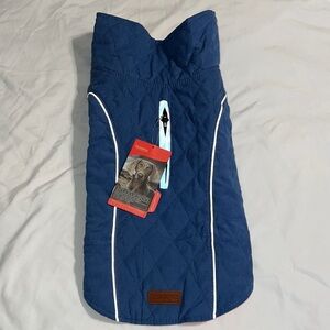 ThinkPet sz XL doggie jacket with hole for harness or leach easy fastening flaw